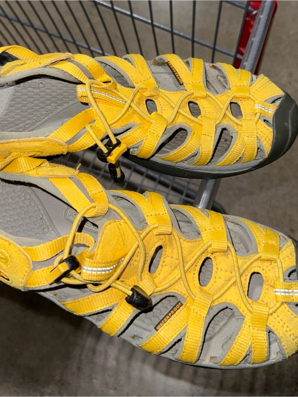 KEEN Whisper Sandals Yellow Gray Hiking Waterproof Shoes Outdoors Size 9